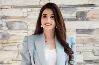 Dt. Simrat Kathuria